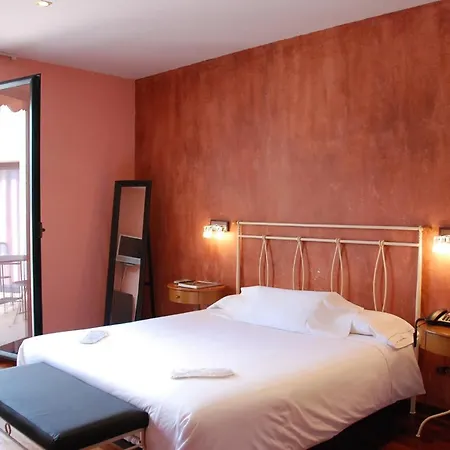 Dom Hotel Organya