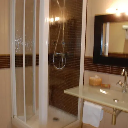 Dom Hotel 3*